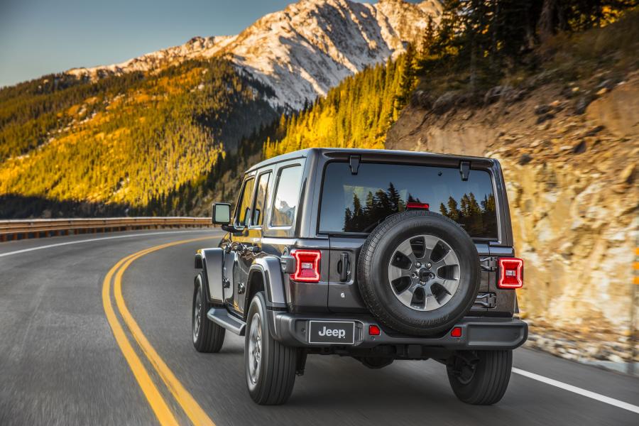  Jeep Wrangler Unlimited Sahara (JL) 2018 года  (NA) (фото 16 из 52)